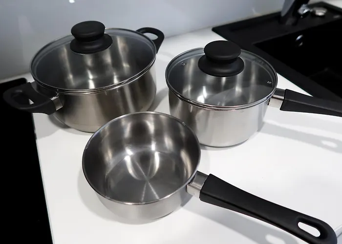 Henniina V Karjasilta - Free Parking